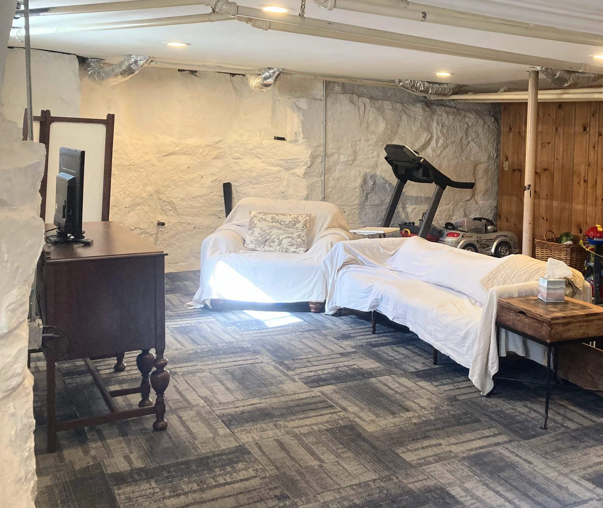 887 Chestnut Street Manchester NH 03104