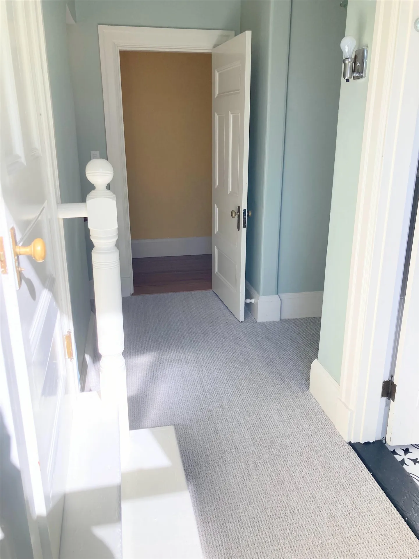 887 Chestnut Street Manchester NH 03104