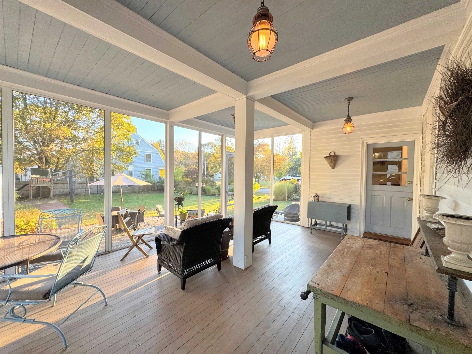 887 Chestnut Street Manchester NH 03104