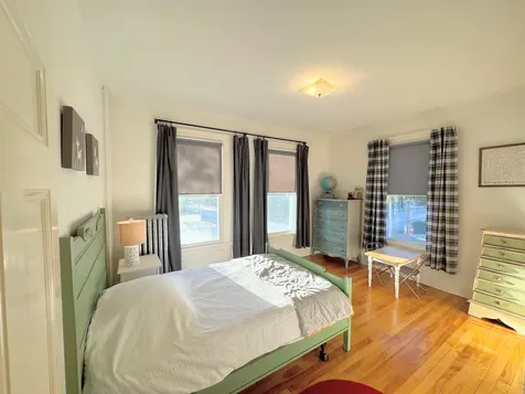 887 Chestnut Street Manchester NH 03104