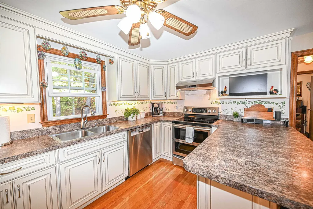 58 Tallant Road Pelham NH 03076