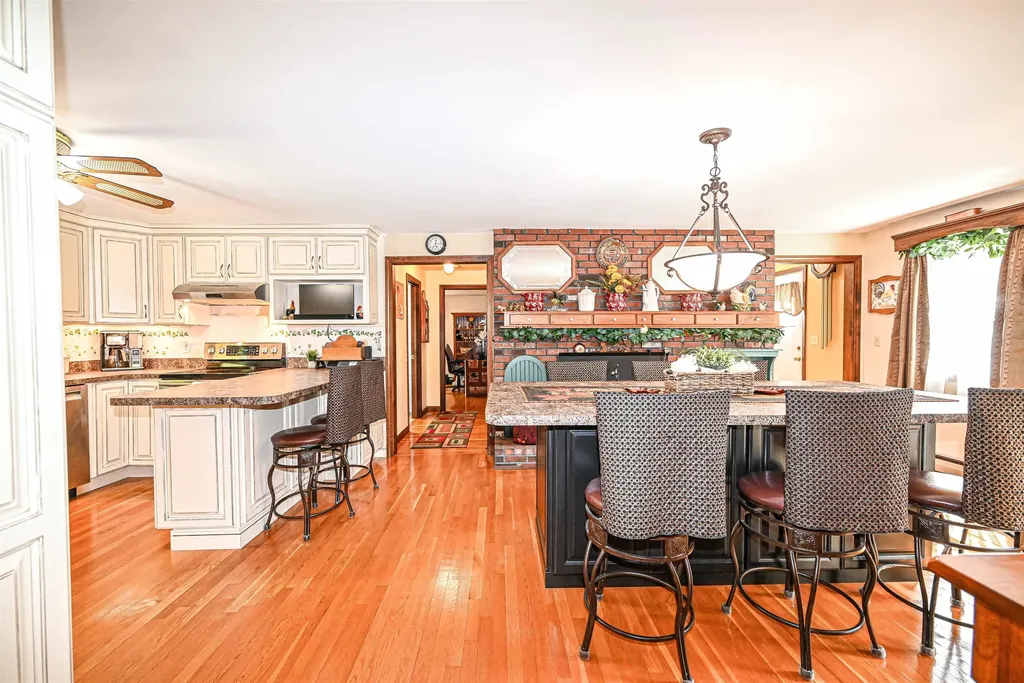 58 Tallant Road Pelham NH 03076