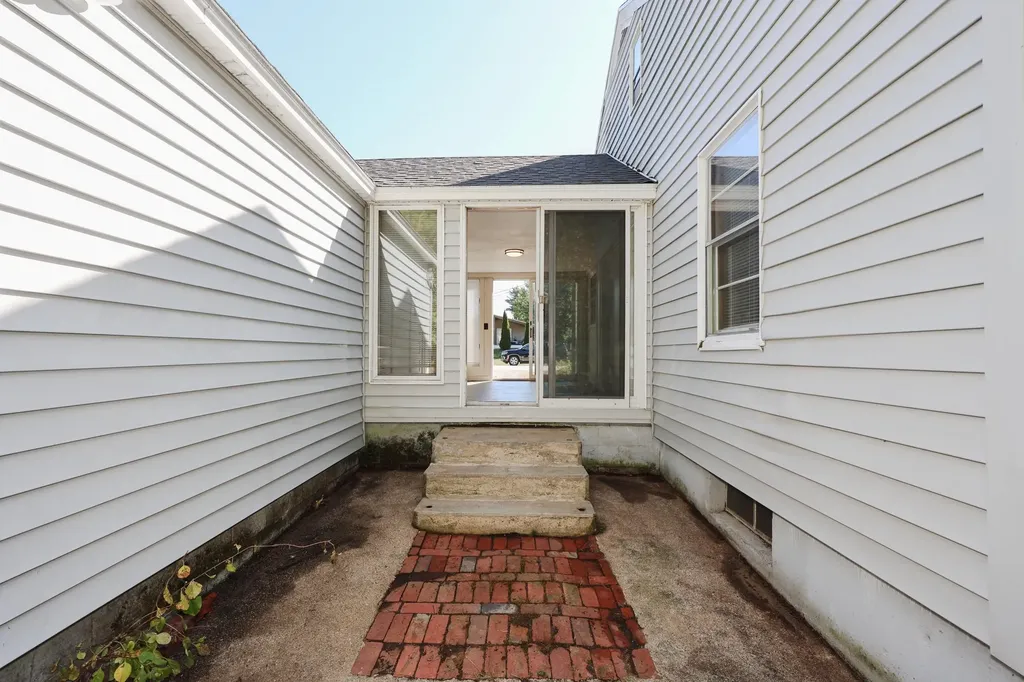 45 Cushing Boulevard Rochester NH 03867