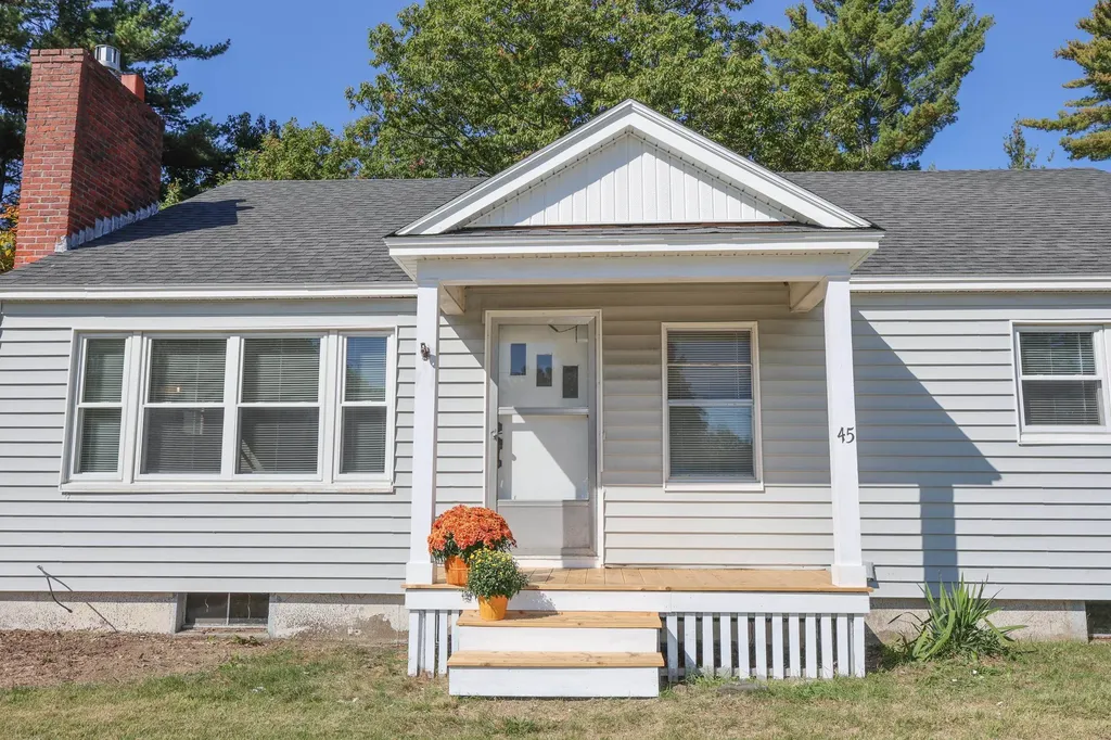 45 Cushing Boulevard Rochester NH 03867