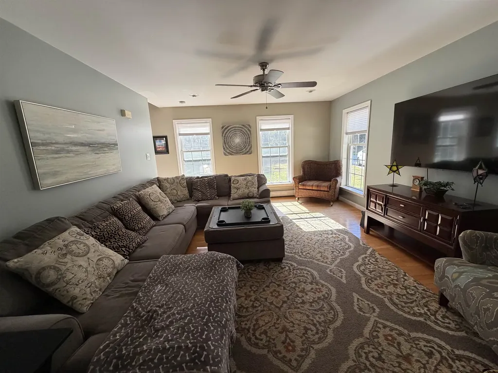 64 Osgood Road Kensington NH 03833