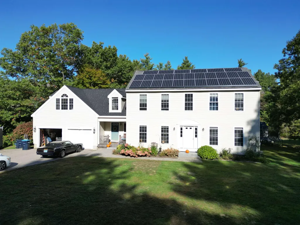 64 Osgood Road Kensington NH 03833