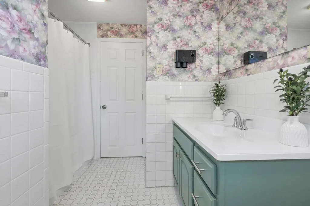 370 Sagamore Street Manchester NH 03104