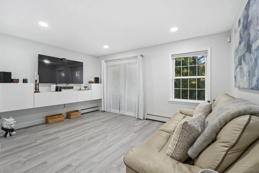 1029 S Mammoth Road Manchester NH 03109