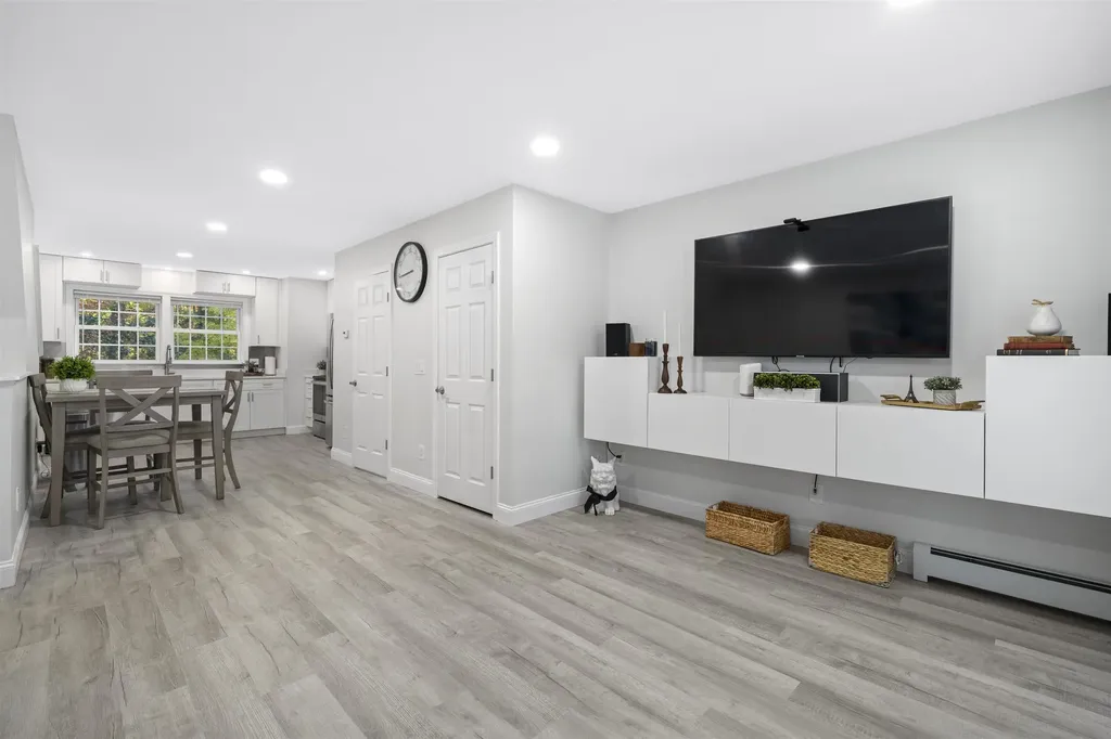 1029 S Mammoth Road Manchester NH 03109