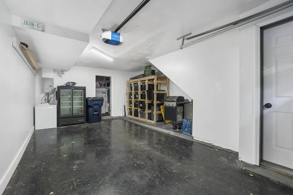 1029 S Mammoth Road Manchester NH 03109