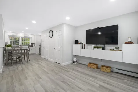 1029 S Mammoth Road Manchester NH 03109