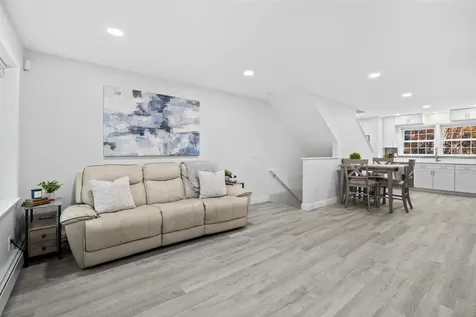 1029 S Mammoth Road Manchester NH 03109