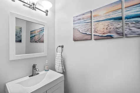 1029 S Mammoth Road Manchester NH 03109