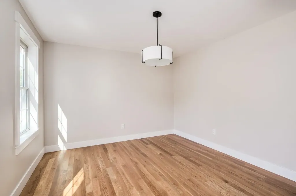 4243 Brown Avenue Manchester NH 03103