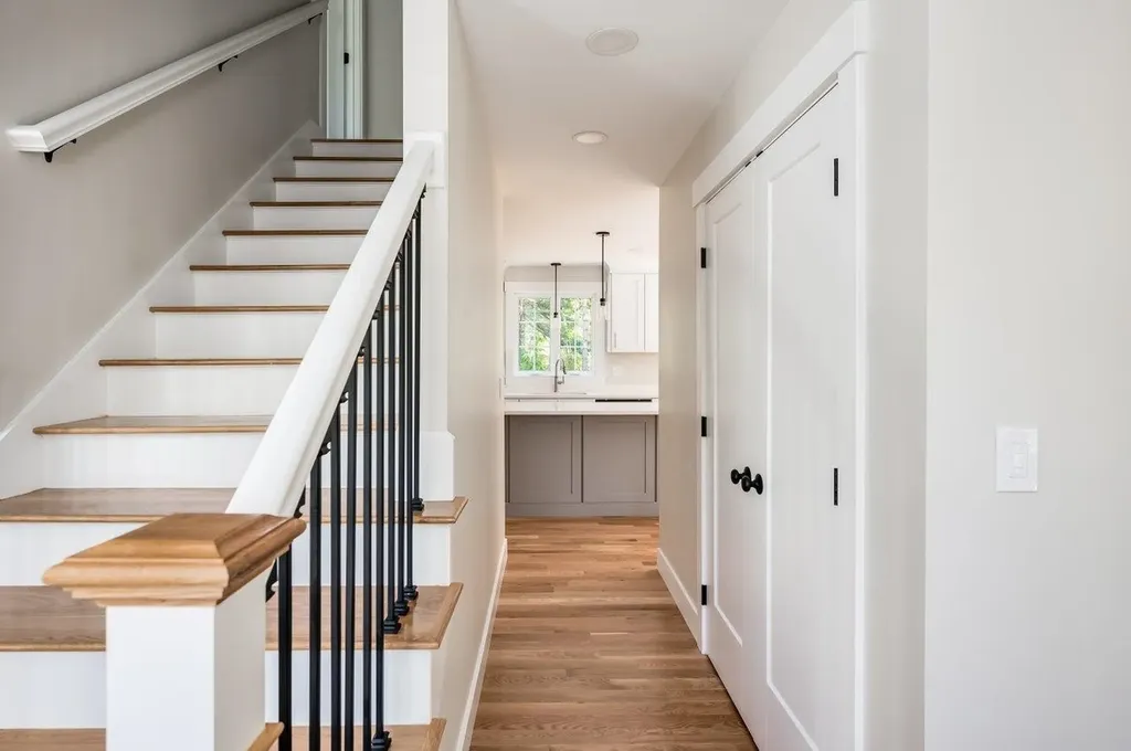 4243 Brown Avenue Manchester NH 03103