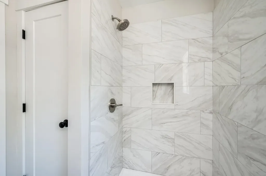 4243 Brown Avenue Manchester NH 03103