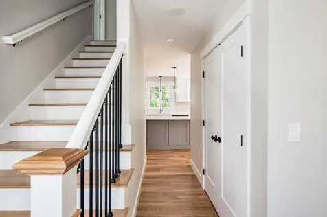 4243 Brown Avenue Manchester NH 03103