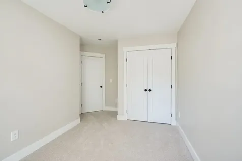 4243 Brown Avenue Manchester NH 03103