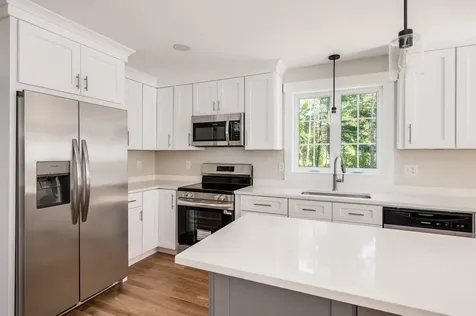 4243 Brown Avenue Manchester NH 03103