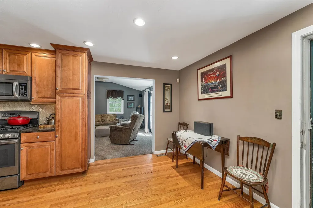 48 Londonderry Road Windham NH 03087