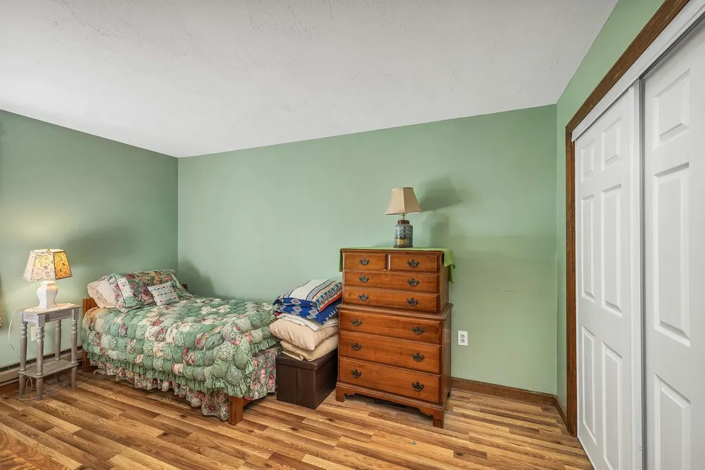 48 Londonderry Road Windham NH 03087