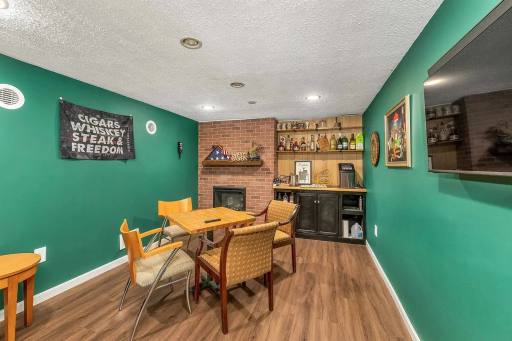 48 Londonderry Road Windham NH 03087