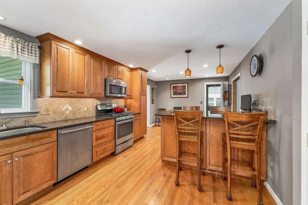 48 Londonderry Road Windham NH 03087