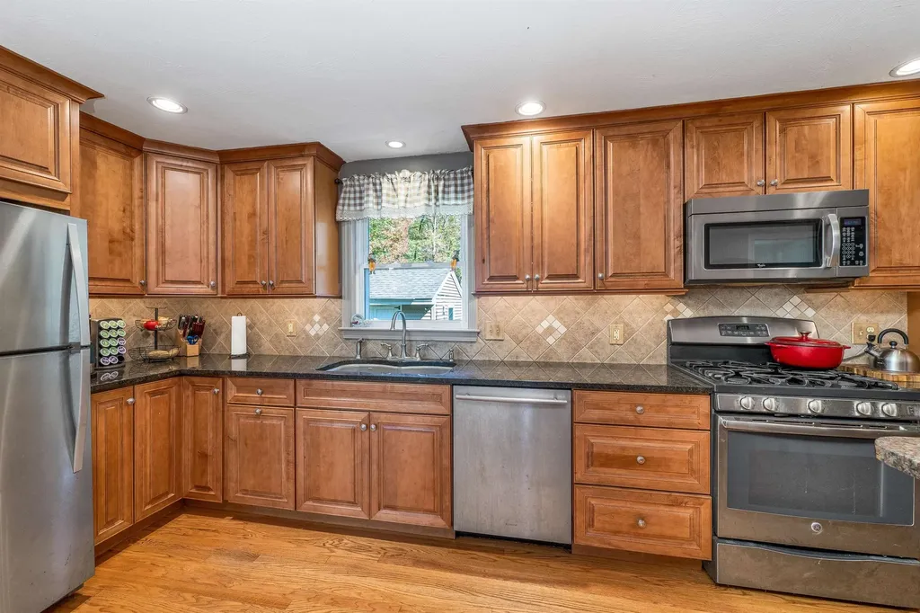 48 Londonderry Road Windham NH 03087