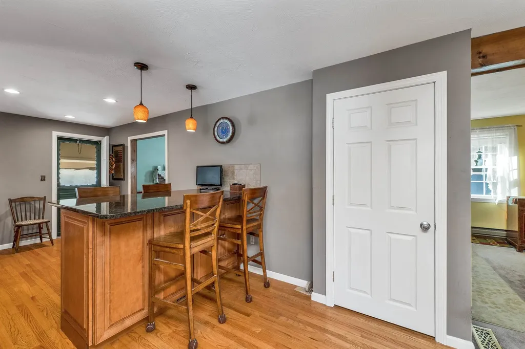 48 Londonderry Road Windham NH 03087