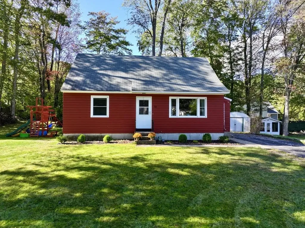 52 Moreau Street Goffstown NH 03102