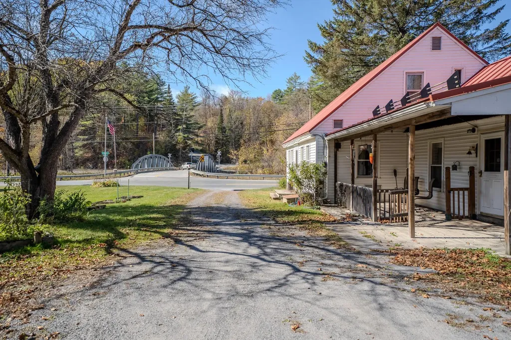 1536 Memorial Drive St. Johnsbury VT 05819