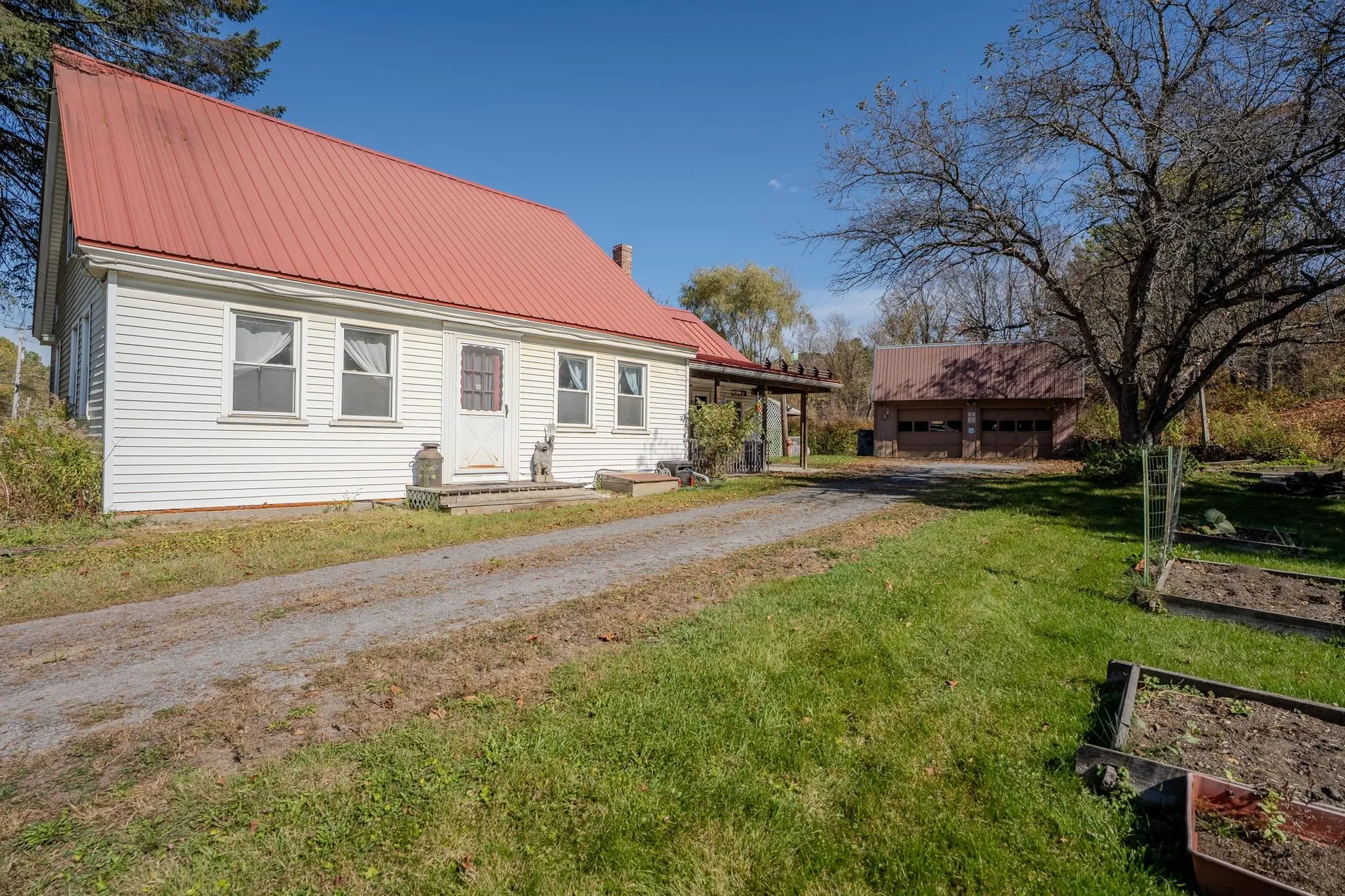 1536 Memorial Drive St. Johnsbury VT 05819