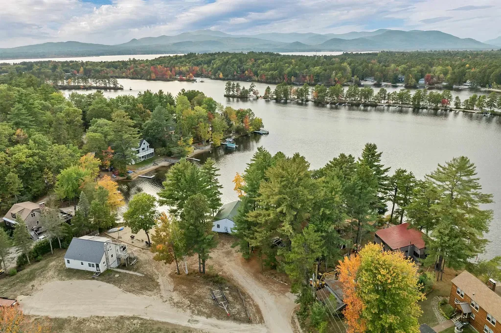 10 Spur Road Ossipee NH 03814