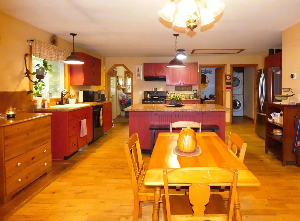 10 Spur Road Ossipee NH 03814