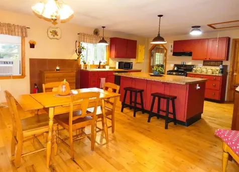 10 Spur Road Ossipee NH 03814