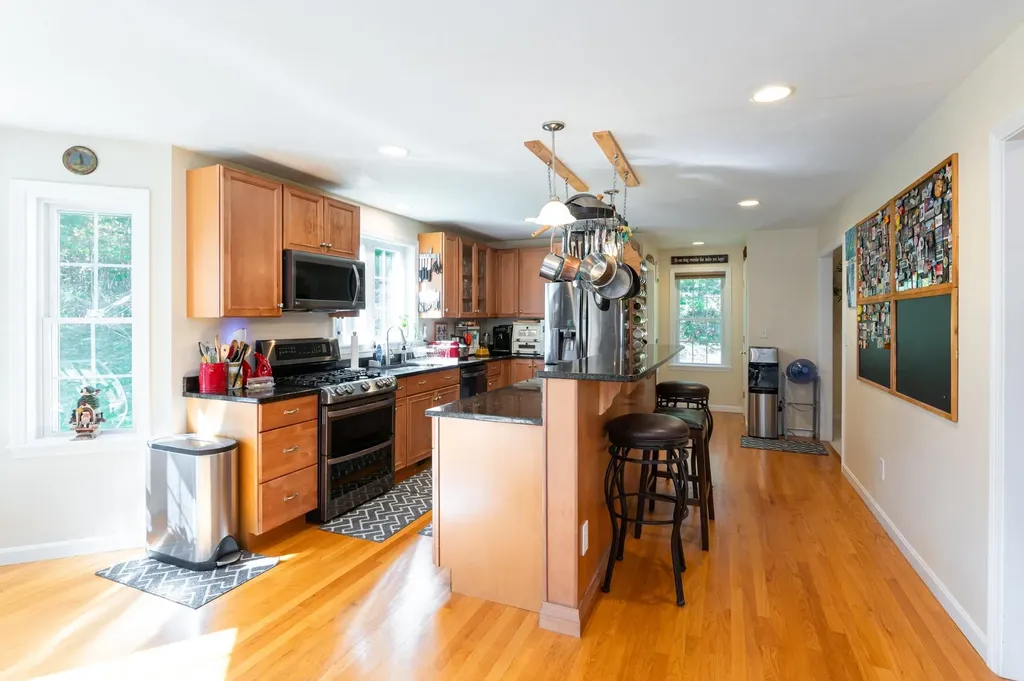 22 Hobart Hill Road Brookline NH 03033