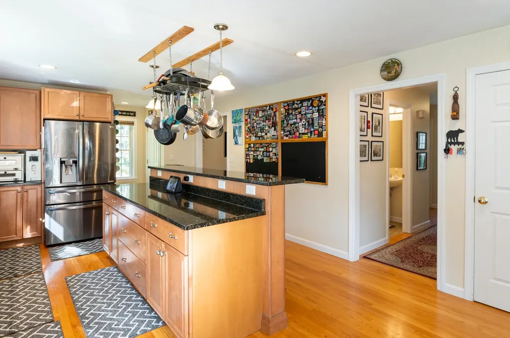 22 Hobart Hill Road Brookline NH 03033