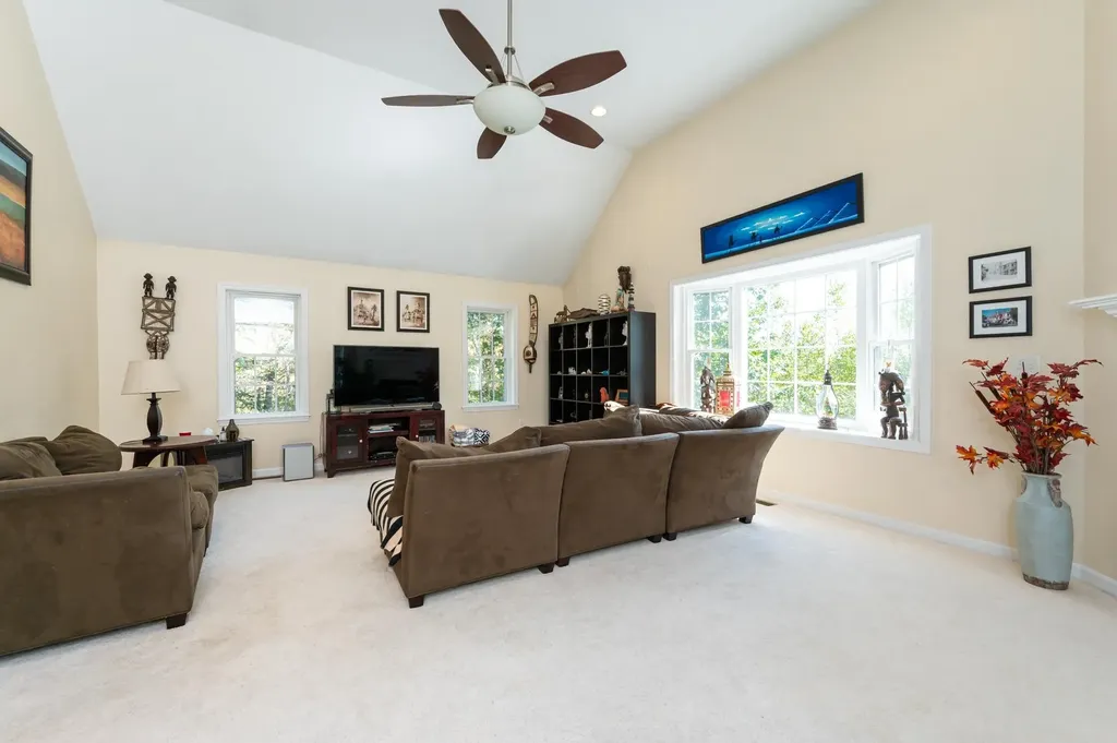 22 Hobart Hill Road Brookline NH 03033