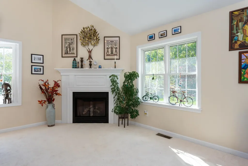 22 Hobart Hill Road Brookline NH 03033