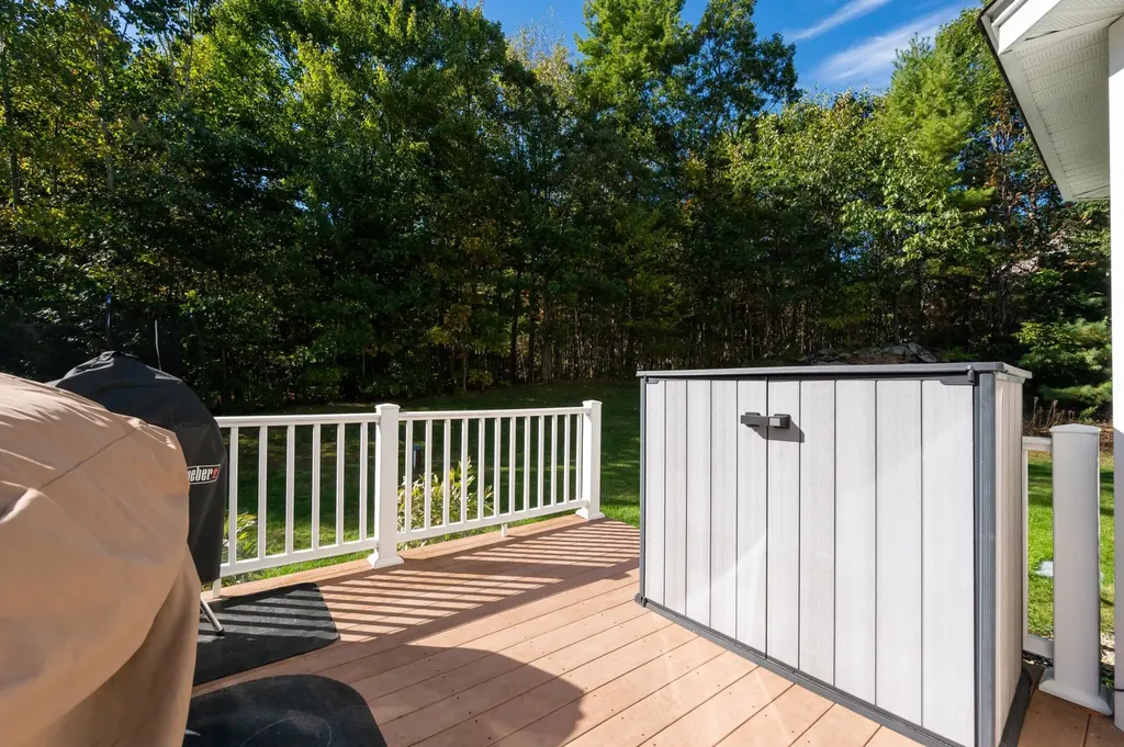 22 Hobart Hill Road Brookline NH 03033