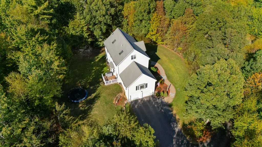 22 Hobart Hill Road Brookline NH 03033
