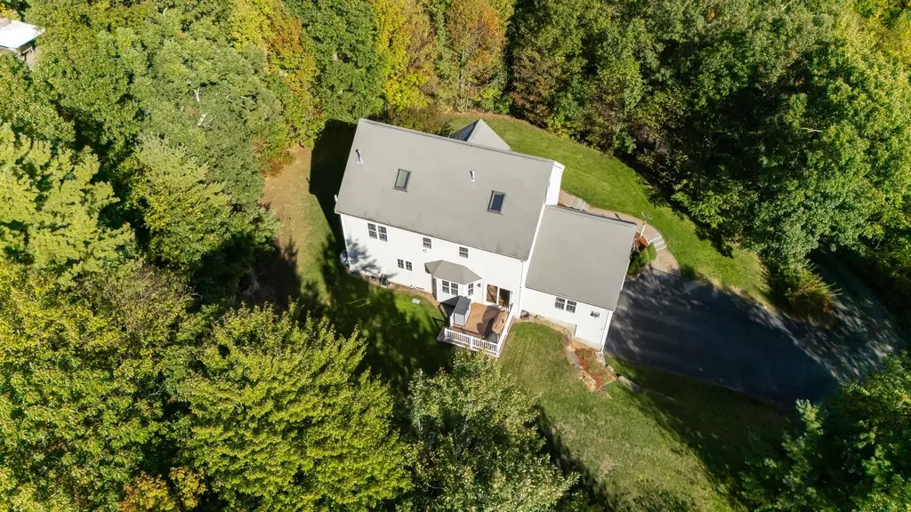 22 Hobart Hill Road Brookline NH 03033