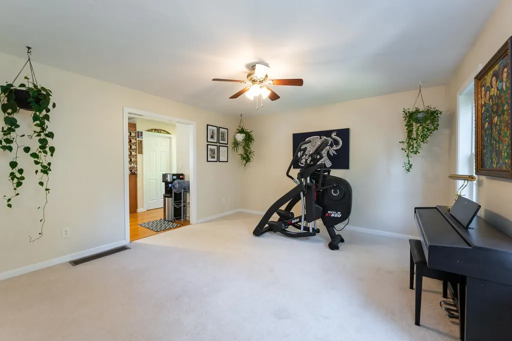 22 Hobart Hill Road Brookline NH 03033