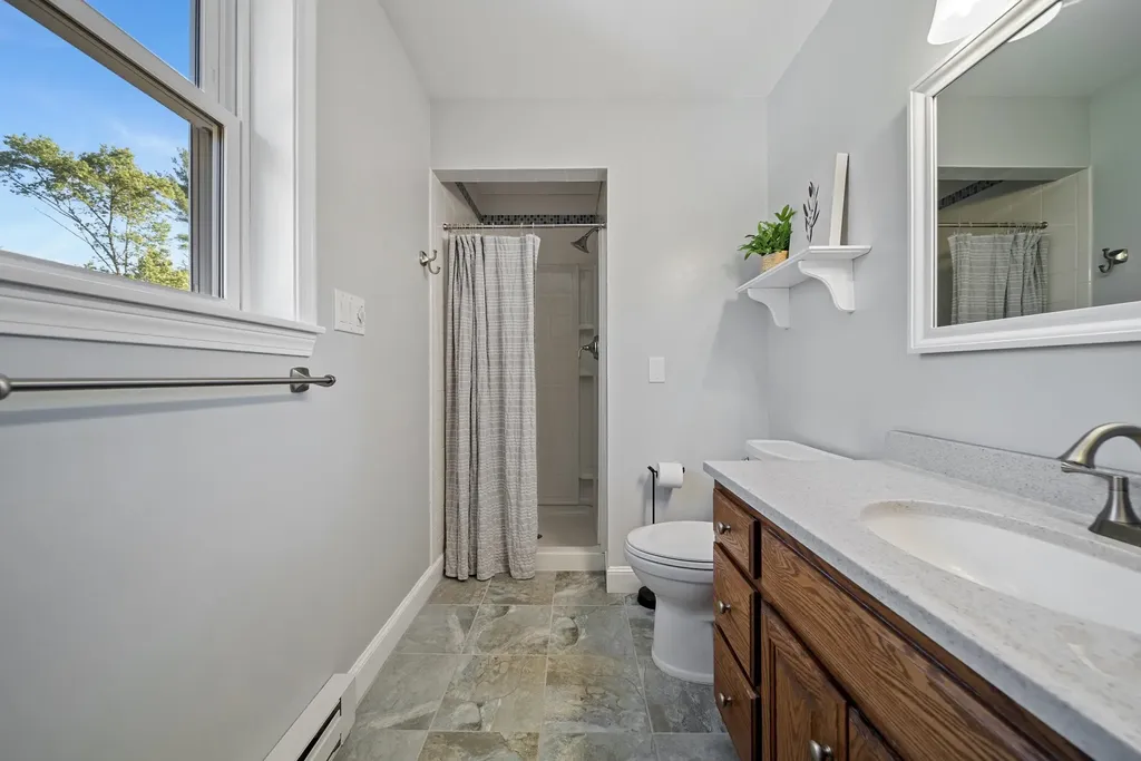 16 Wiley Hill Road Londonderry NH 03053