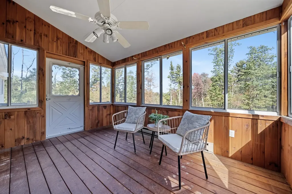 16 Wiley Hill Road Londonderry NH 03053