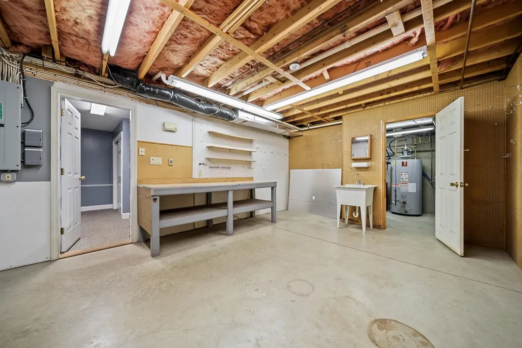 16 Wiley Hill Road Londonderry NH 03053