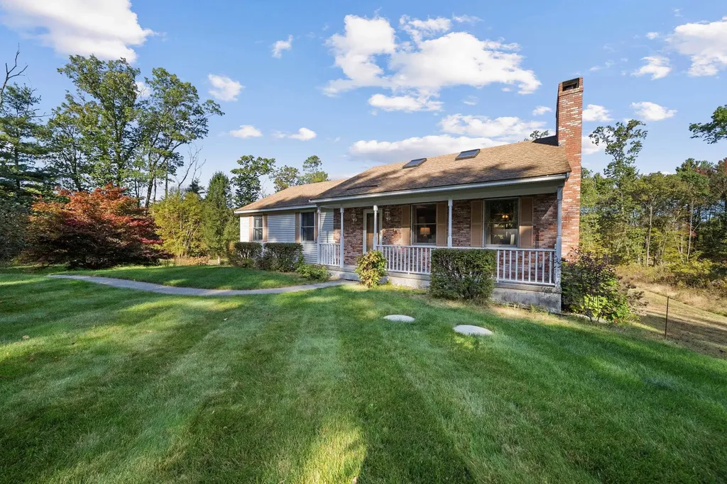 16 Wiley Hill Road Londonderry NH 03053
