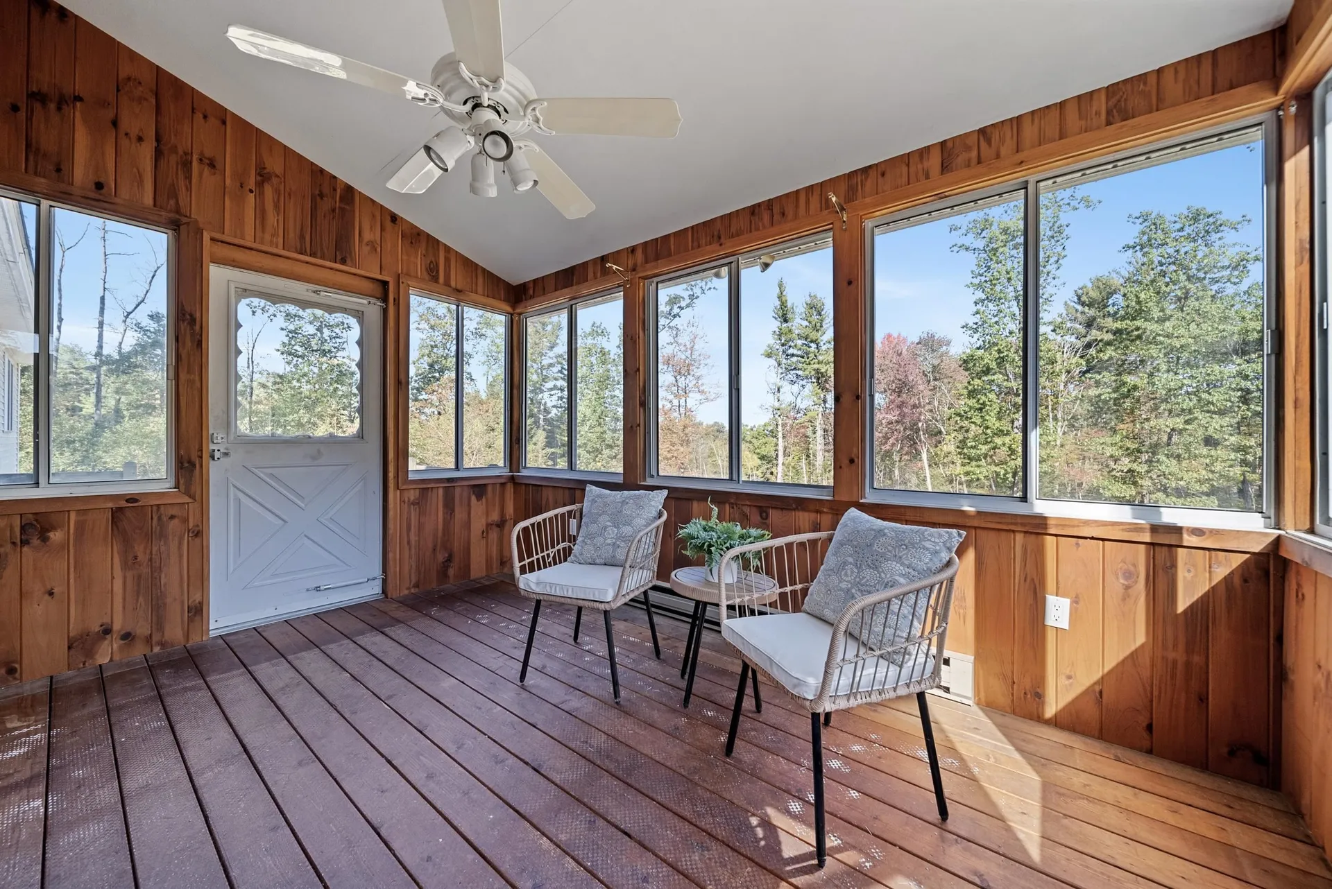16 Wiley Hill Road Londonderry NH 03053