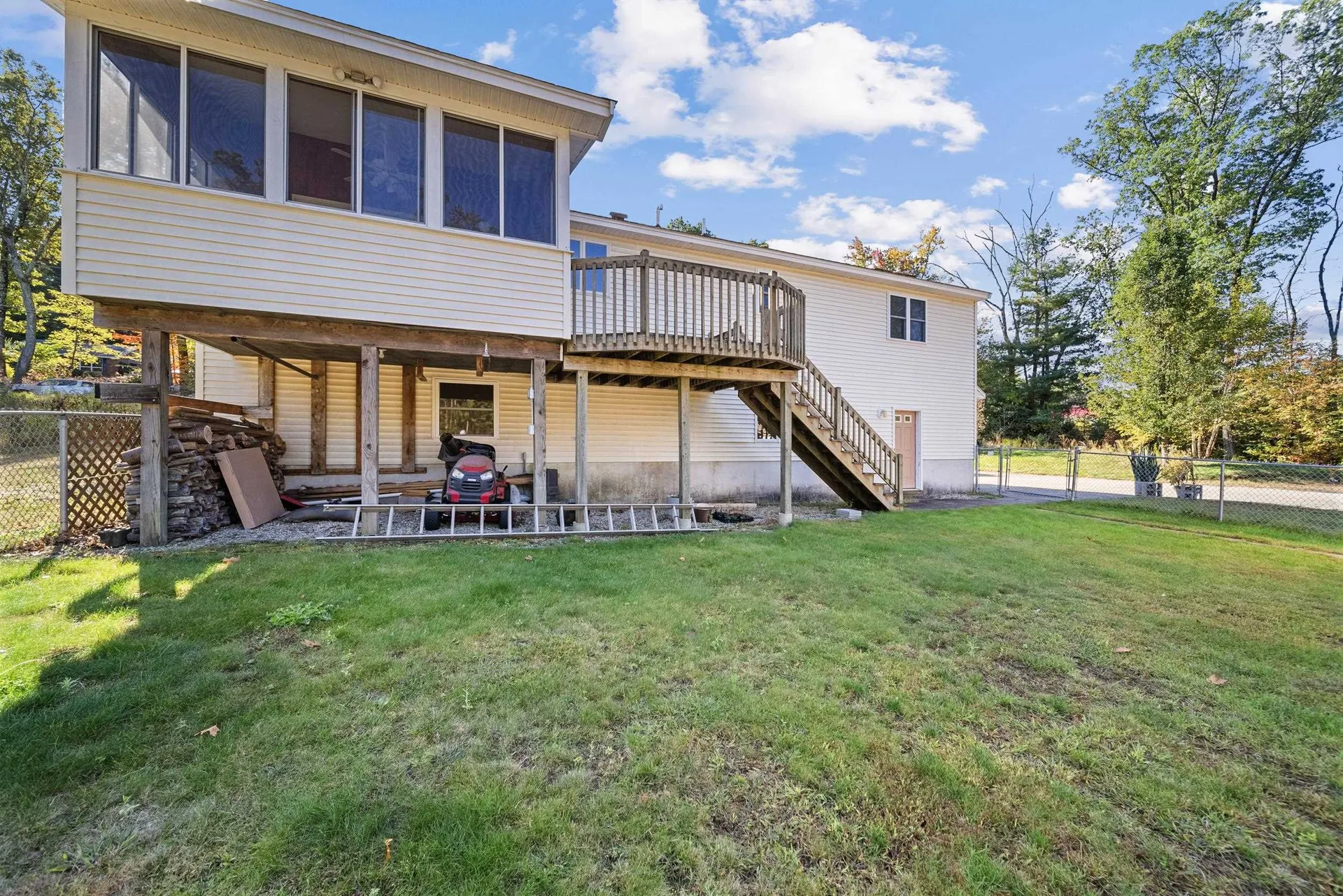 16 Wiley Hill Road Londonderry NH 03053