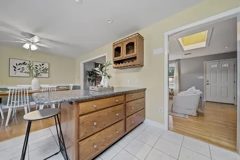 16 Wiley Hill Road Londonderry NH 03053